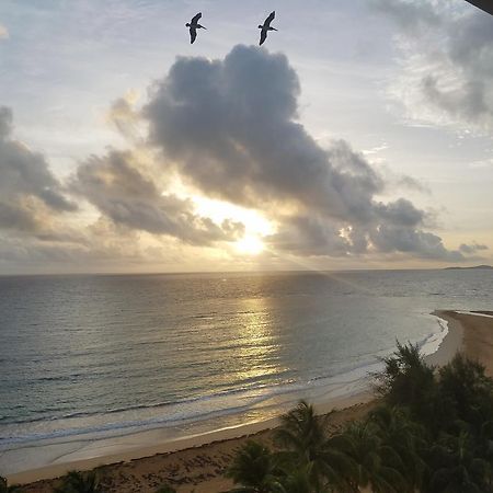 Beach Front Apartment In ลูควิโญ ภายนอก รูปภาพ