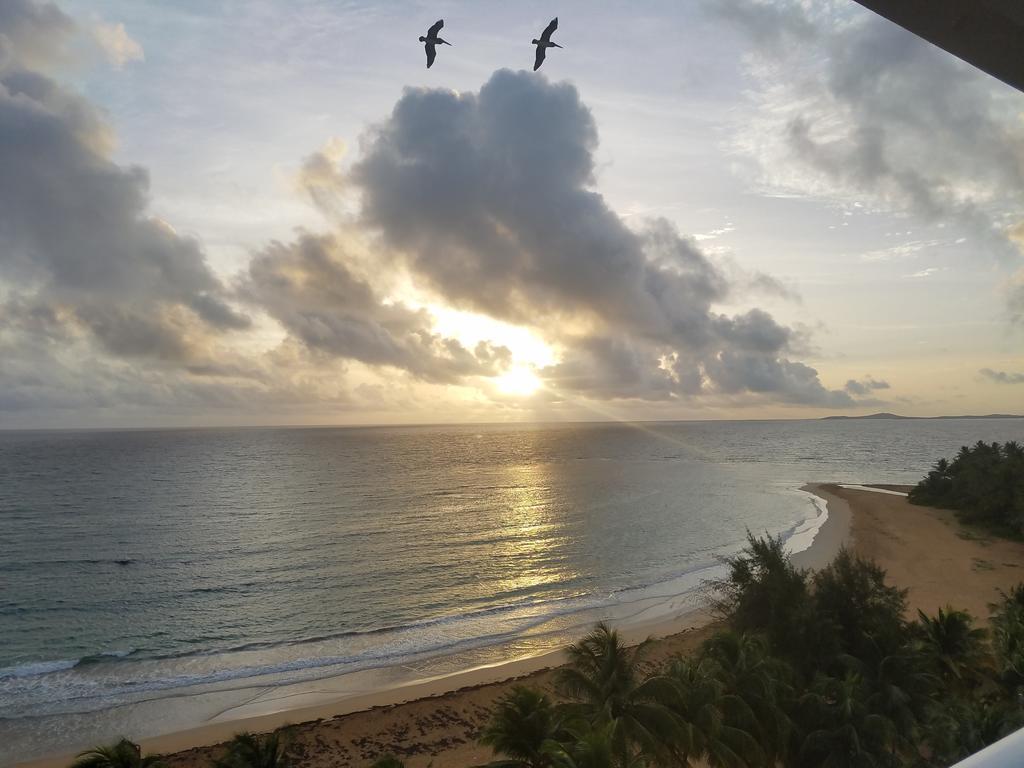 Beach Front Apartment In ลูควิโญ ภายนอก รูปภาพ